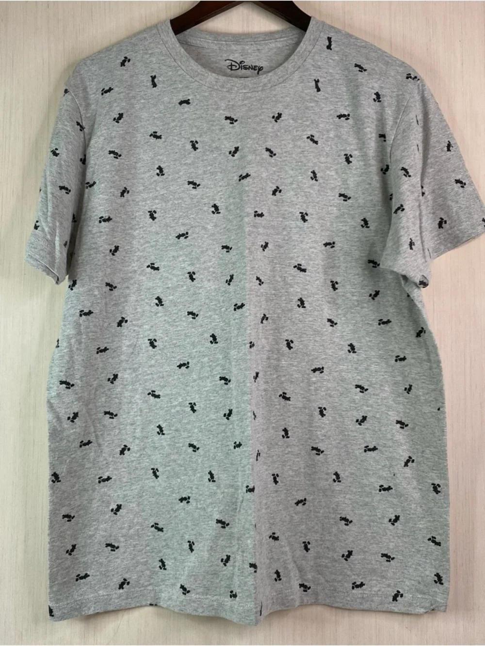 Disney Men’s Mickey Mouse Silhouette Grey Crewneck Shirt Sleeve T-Shirt Large - Picture 1 of 5